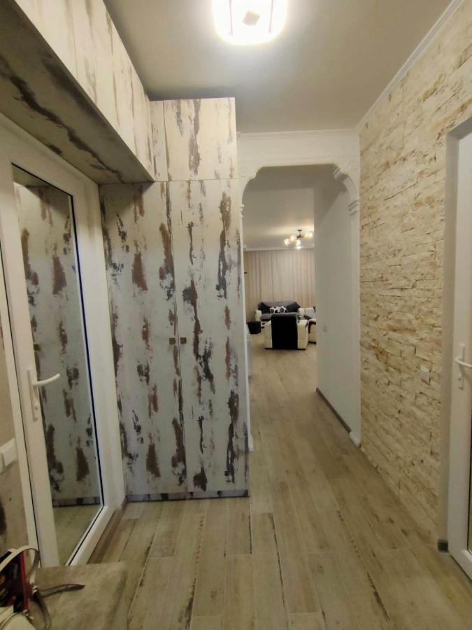 Lilia Appartement Batoemi Buitenkant foto
