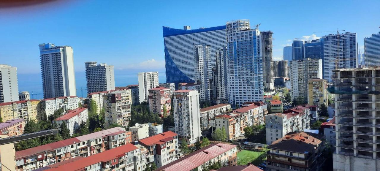 Lilia Appartement Batoemi Buitenkant foto