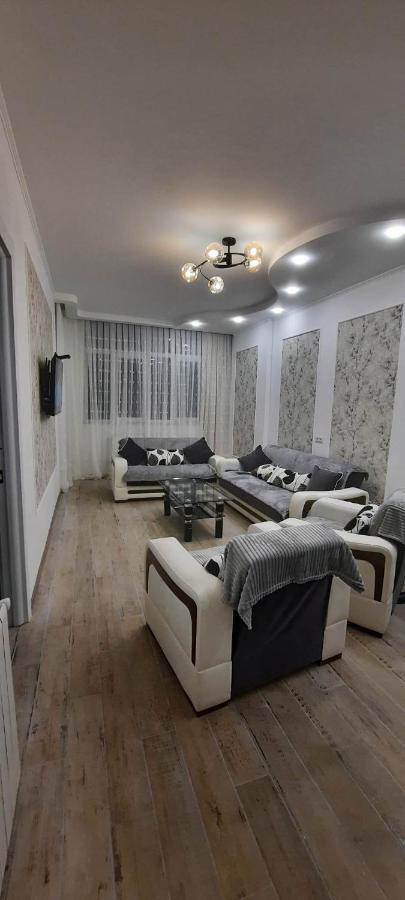 Lilia Appartement Batoemi Buitenkant foto
